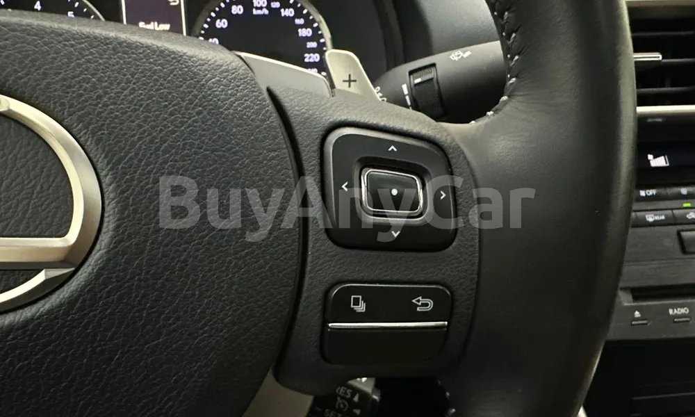 Vehicle photo 12