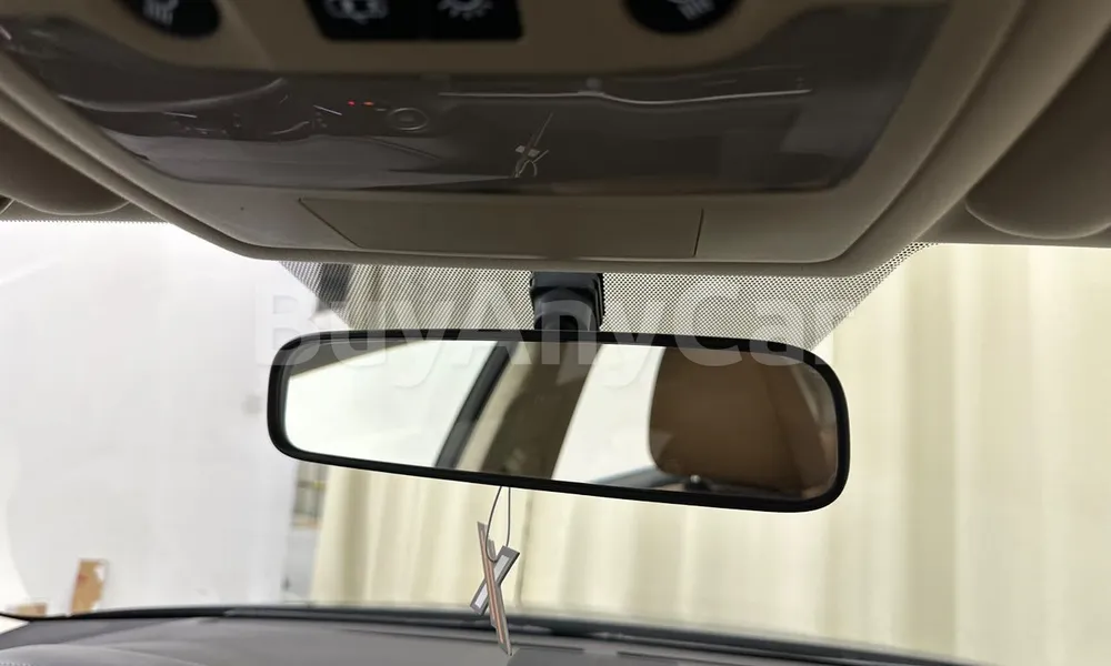 Vehicle photo 13