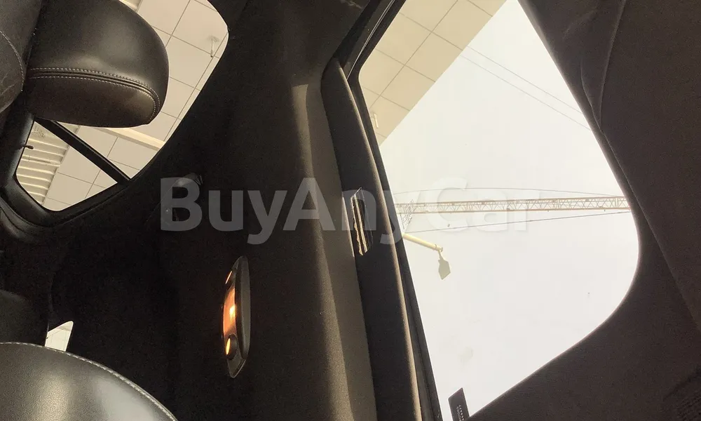 Vehicle photo 6