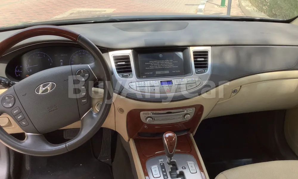 Vehicle photo 9