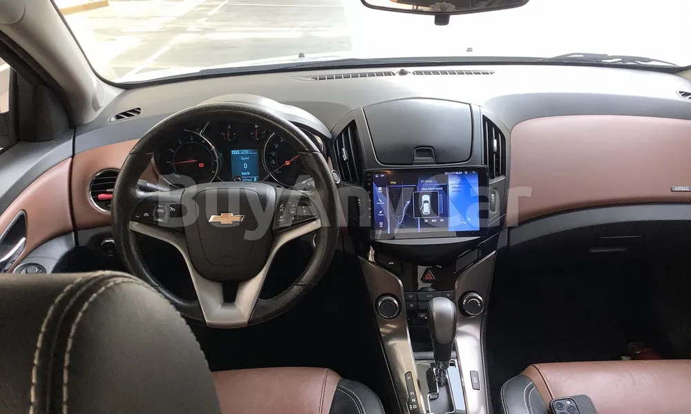 Vehicle photo 9