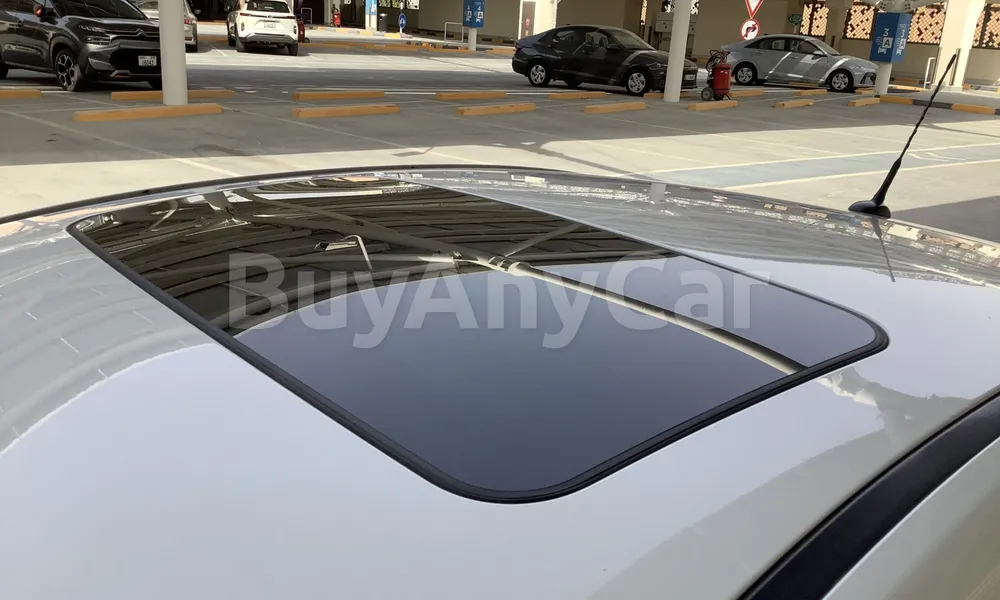 Vehicle photo 6