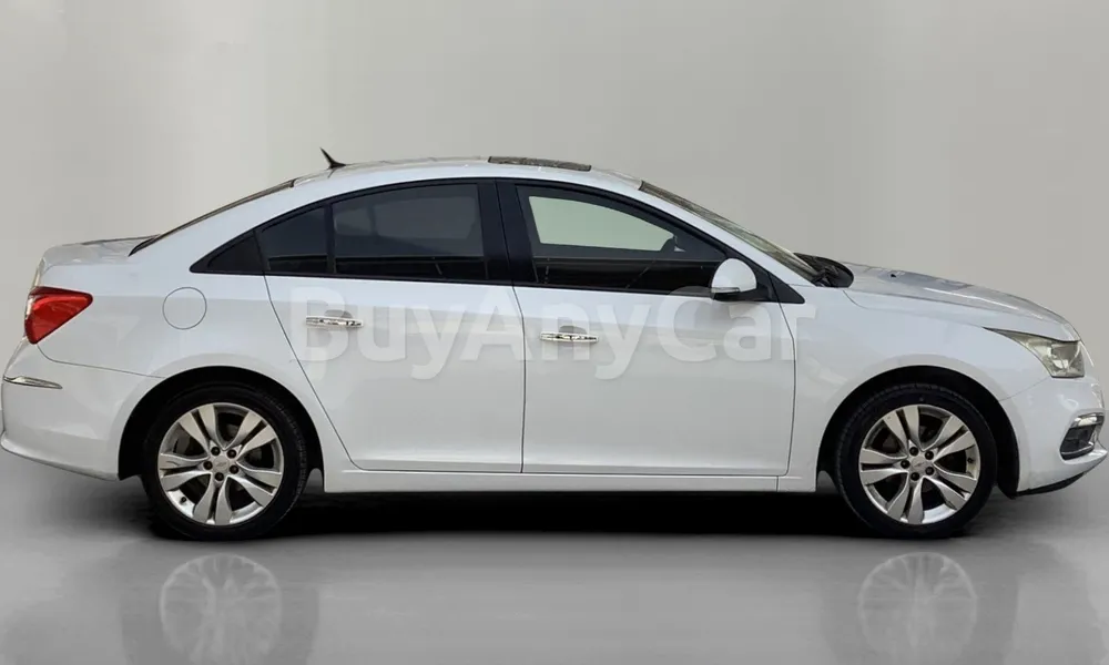 Vehicle photo 4