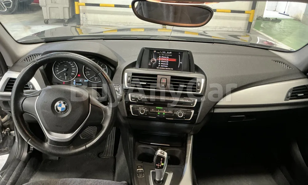 Vehicle photo 10