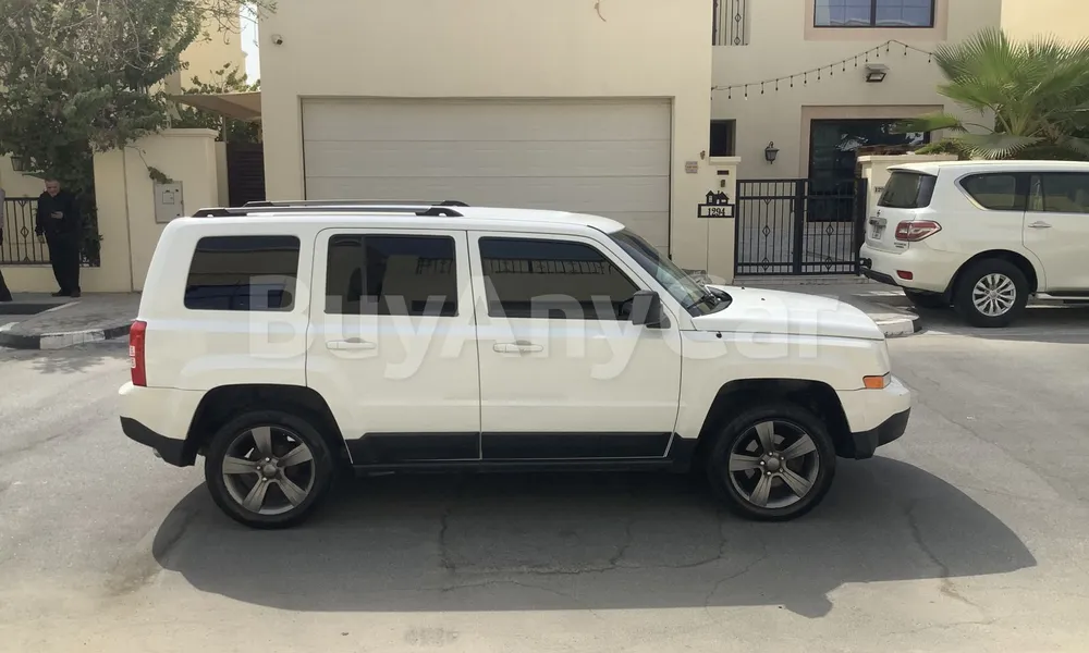 Vehicle photo 3