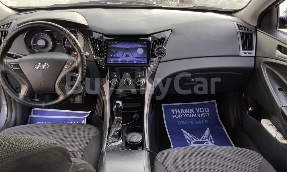 Vehicle photo 8