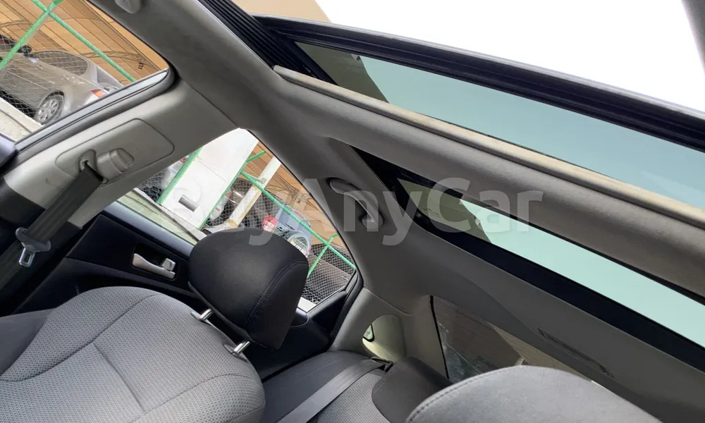 Vehicle photo 9