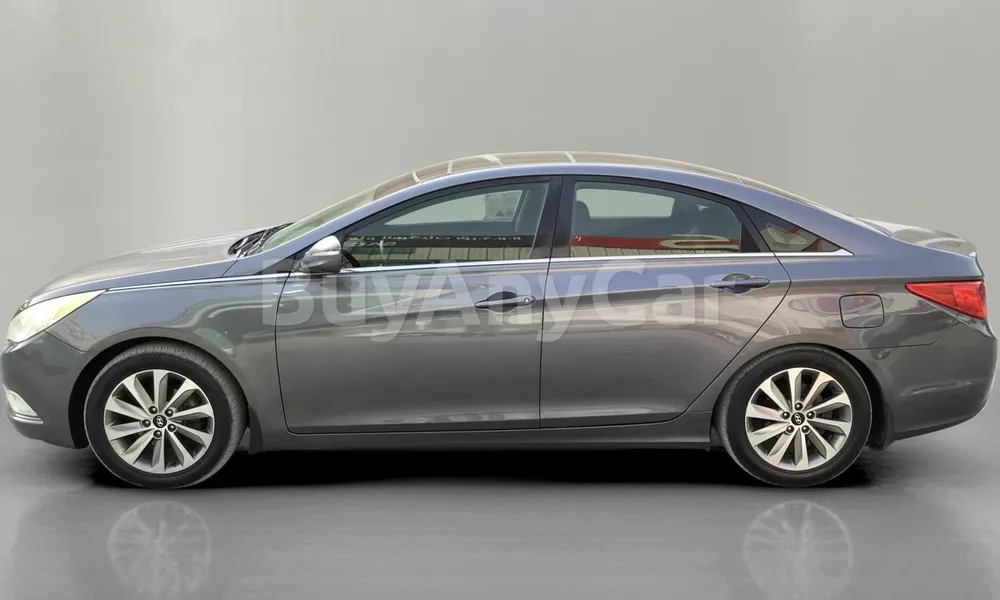 Vehicle photo 4