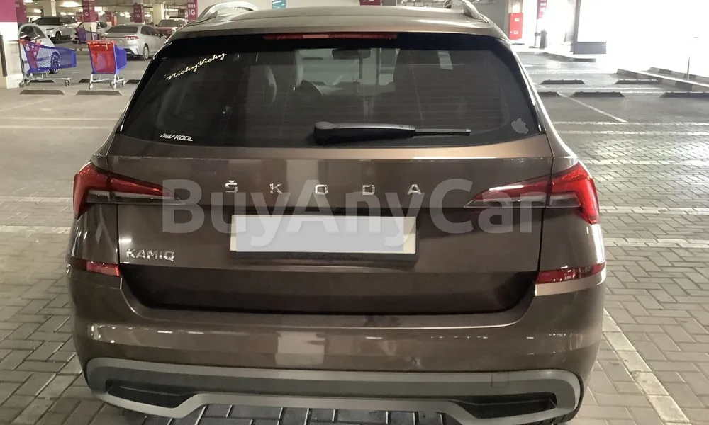 Vehicle photo 2