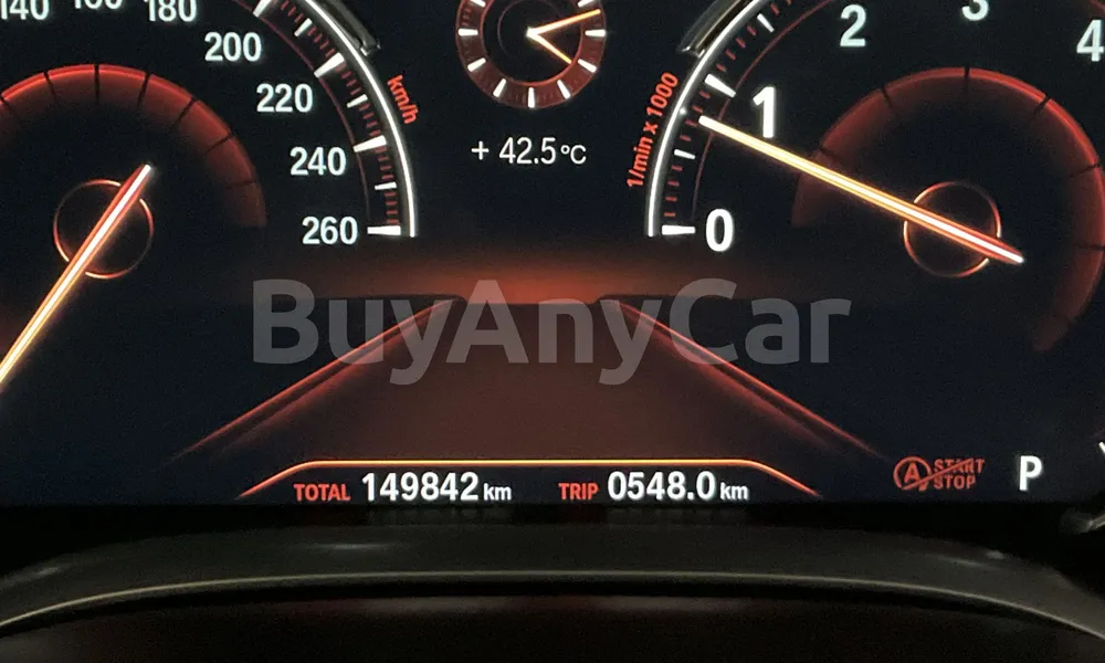 Vehicle photo 8