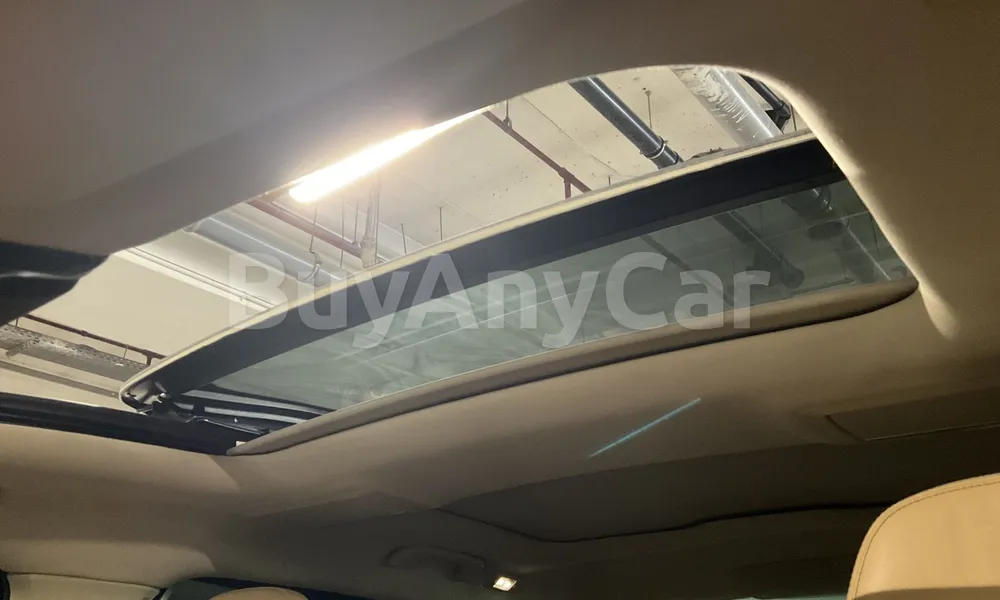 Vehicle photo 10