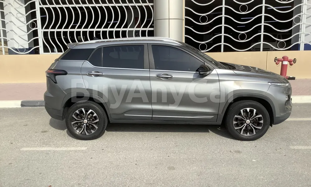 Vehicle photo 3