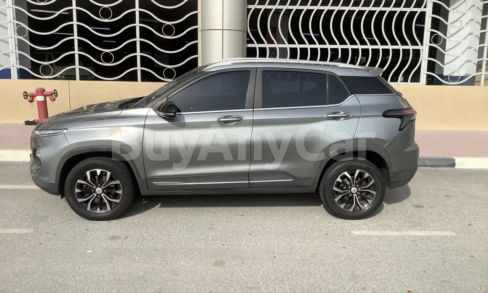 Vehicle photo 4