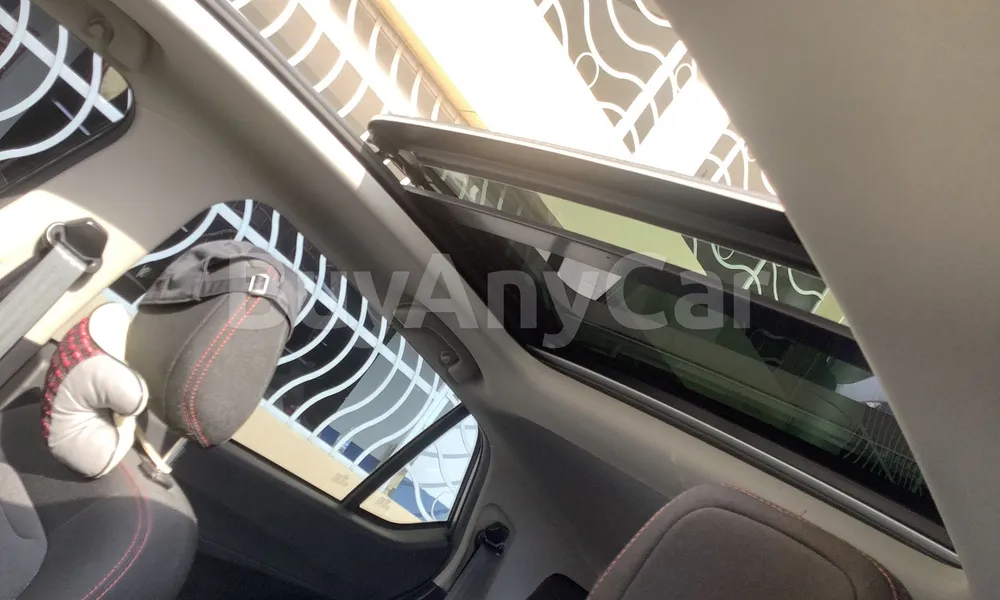 Vehicle photo 9