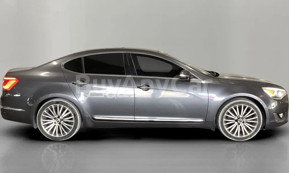 Vehicle photo 3