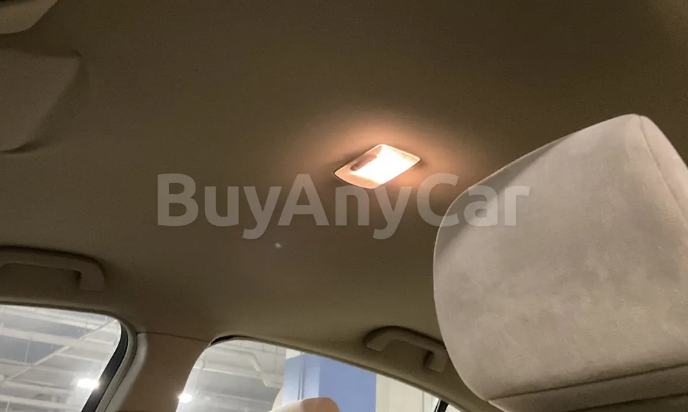 Vehicle photo 9