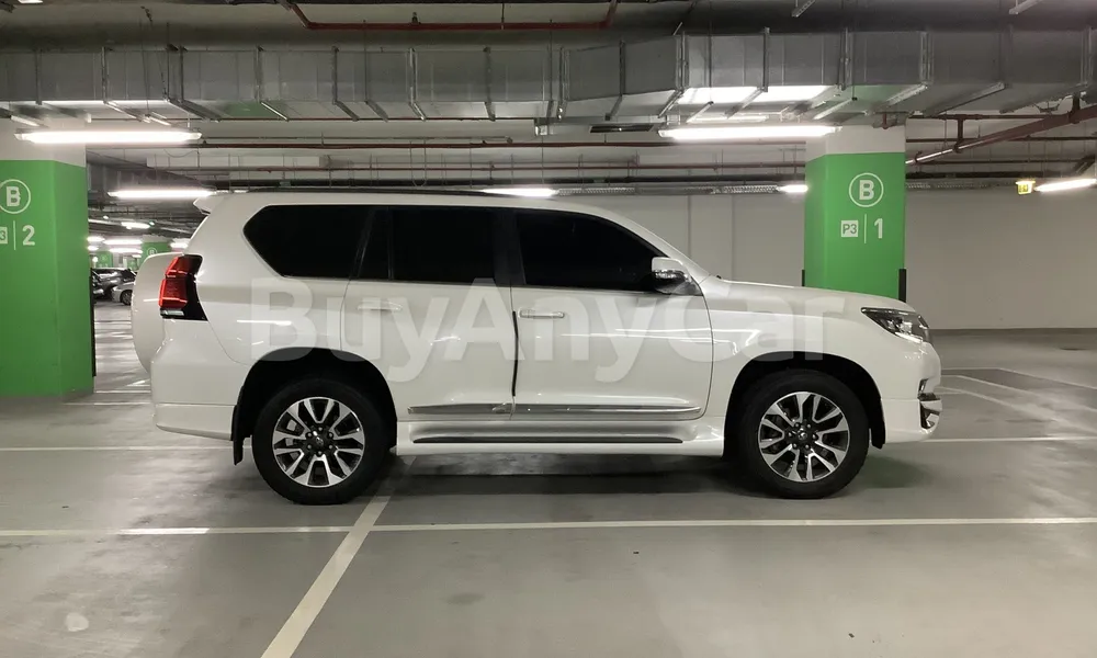 Vehicle photo 5