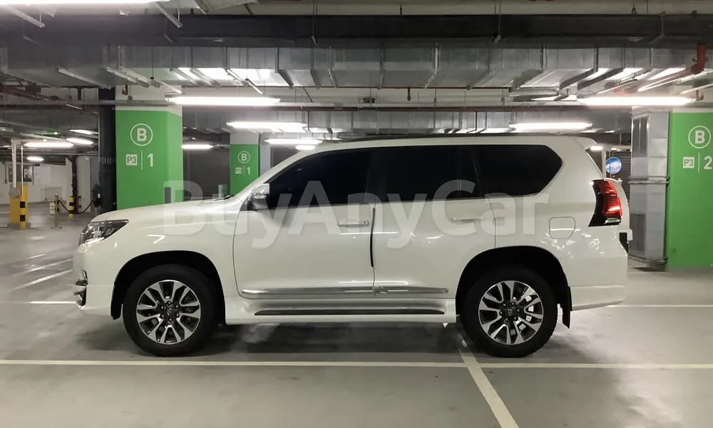 Vehicle photo 3