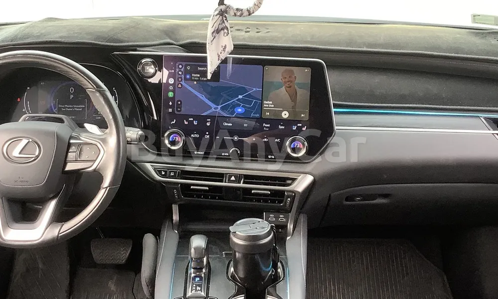 Vehicle photo 8