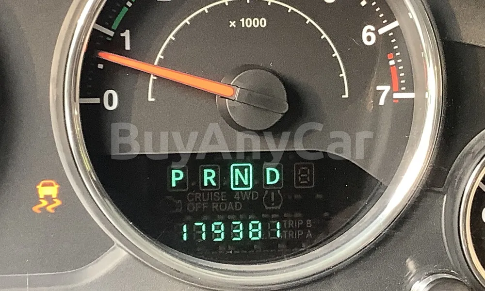 Vehicle photo 11