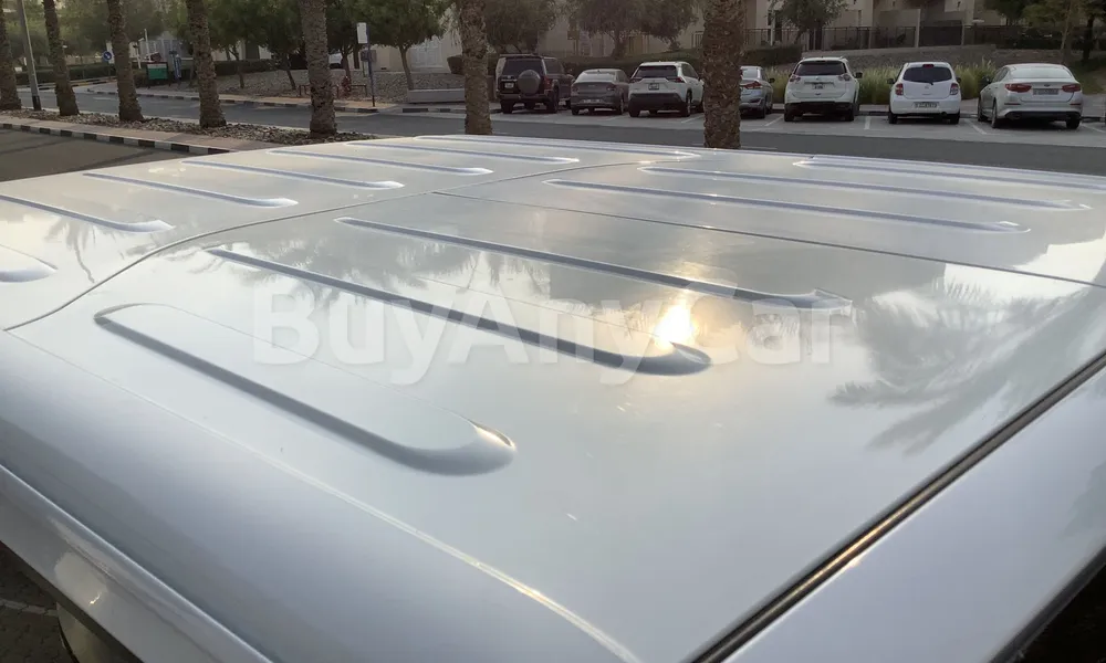 Vehicle photo 9