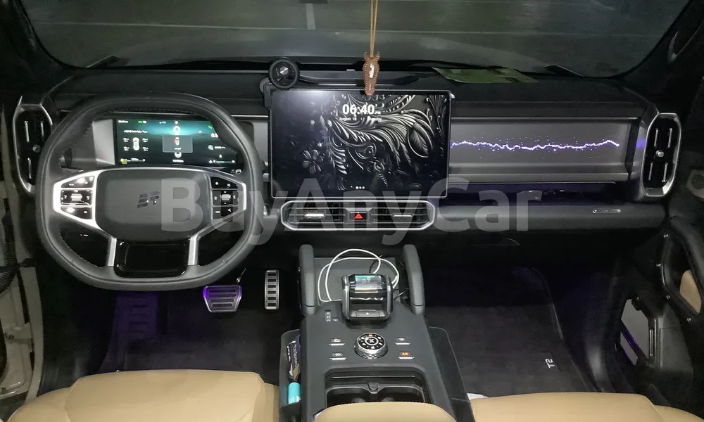 Vehicle photo 8