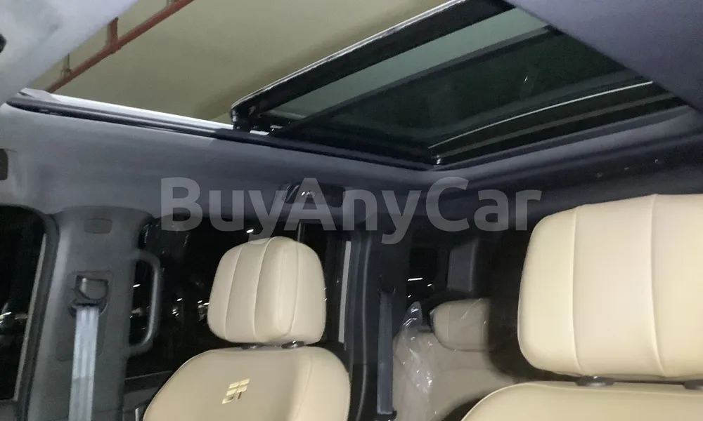 Vehicle photo 9