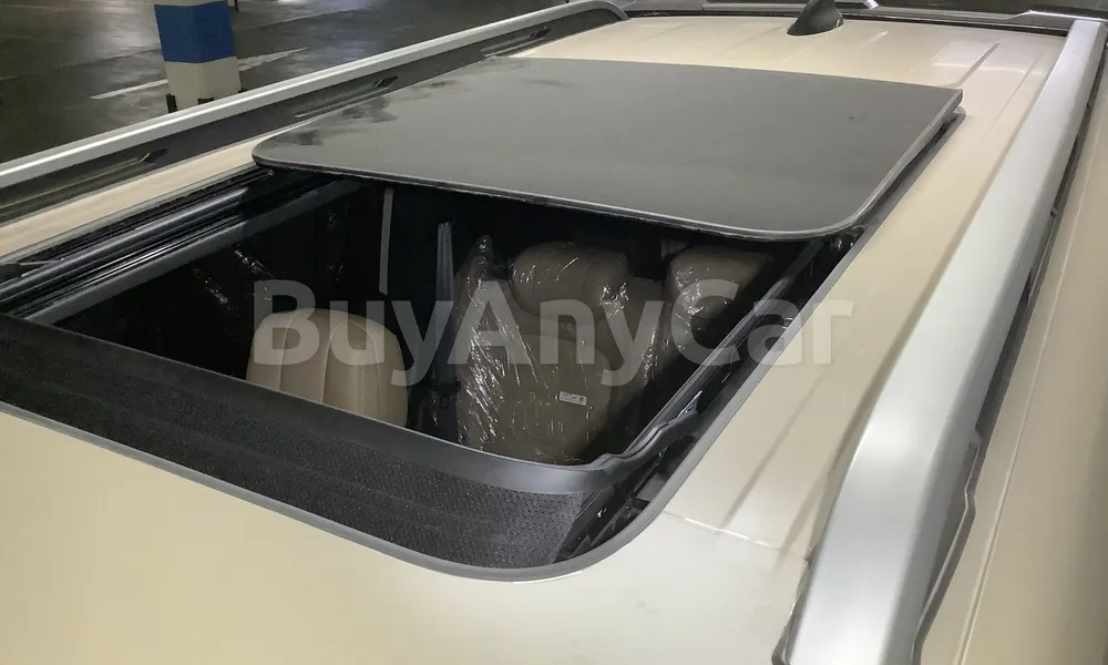 Vehicle photo 5