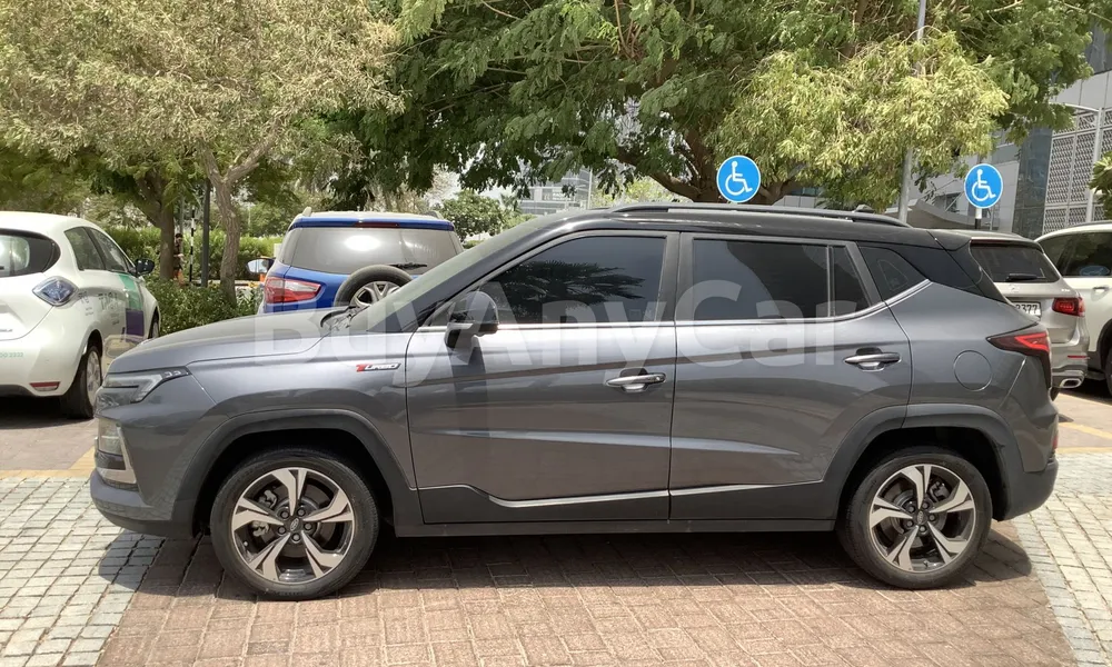 Vehicle photo 4
