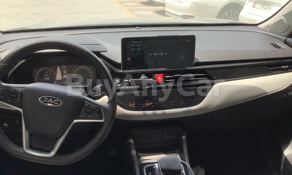 Vehicle photo 8