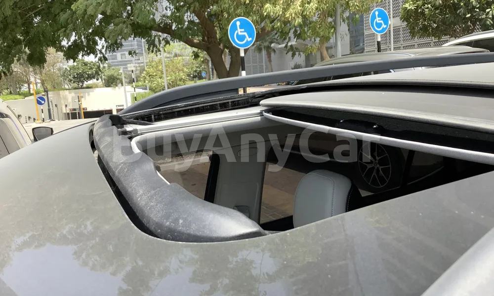 Vehicle photo 5
