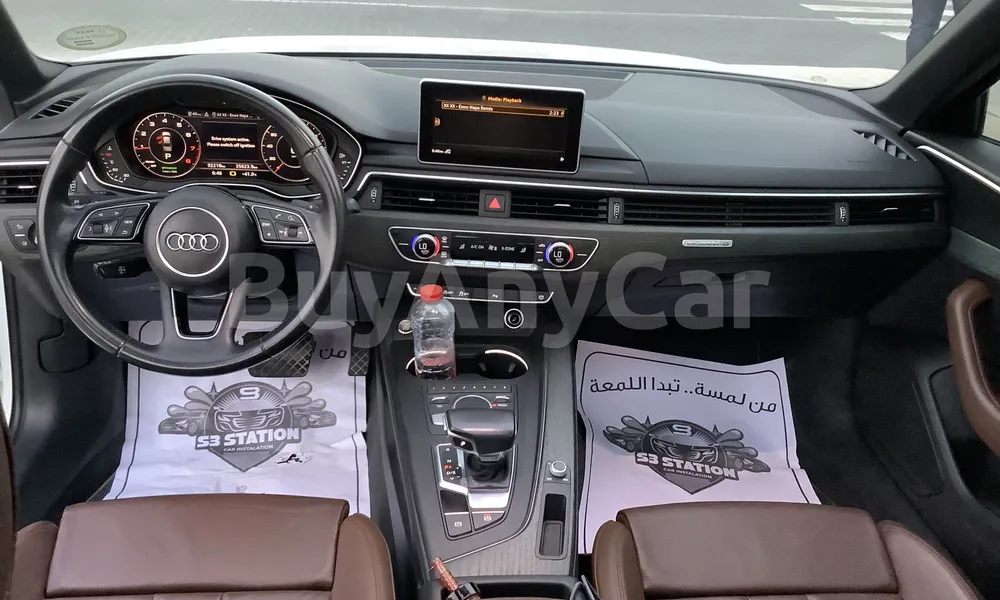 Vehicle photo 8