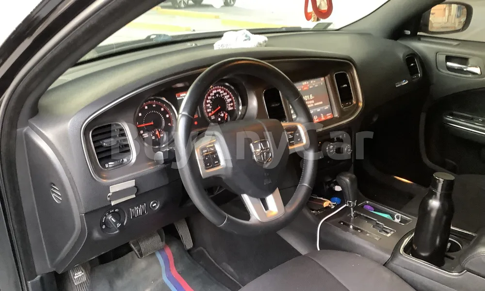Vehicle photo 9