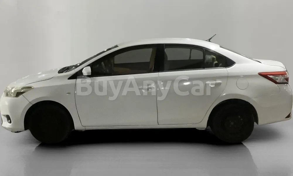 Vehicle photo 4