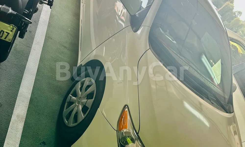 Vehicle photo 3