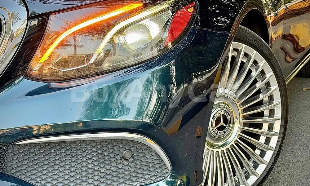 Vehicle photo 5