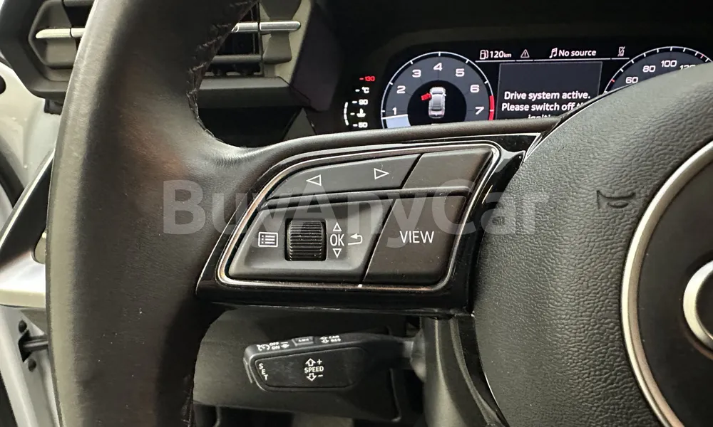 Vehicle photo 13