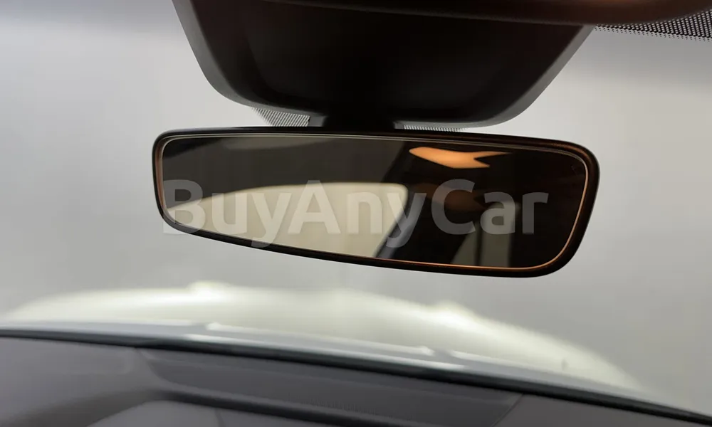 Vehicle photo 10