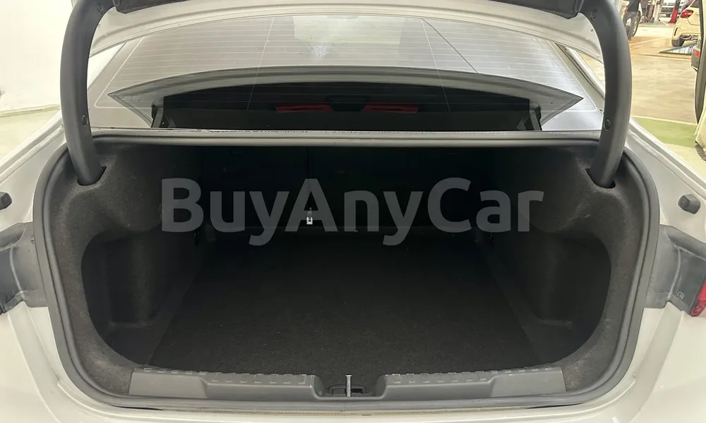 Vehicle photo 15