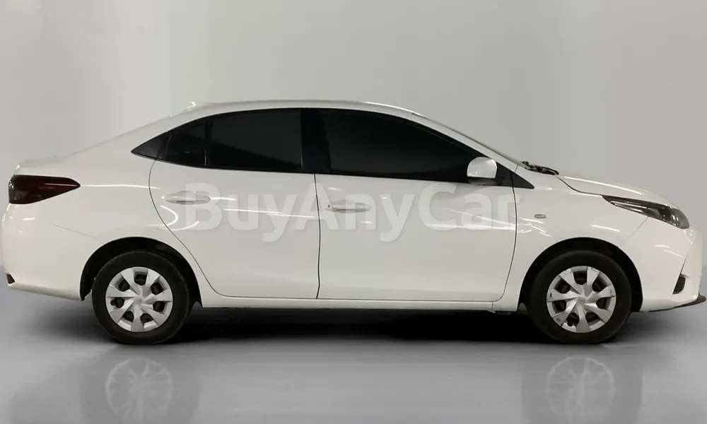 Vehicle photo 3