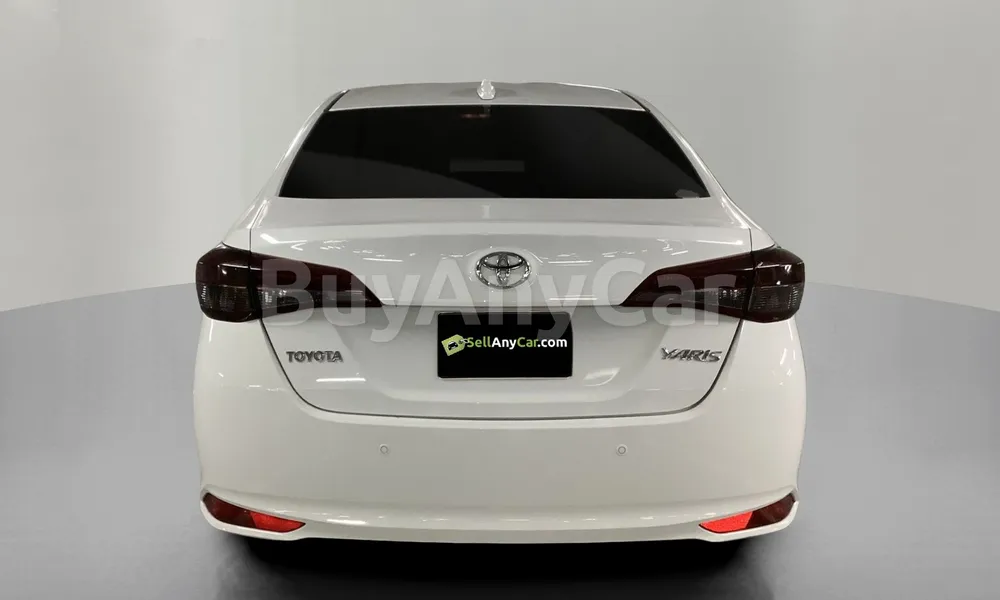 Vehicle photo 2