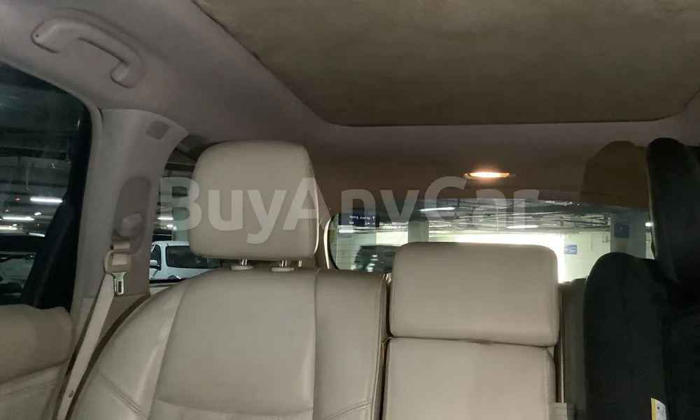 Vehicle photo 9