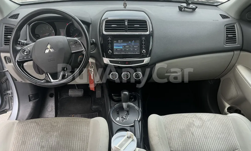 Vehicle photo 8