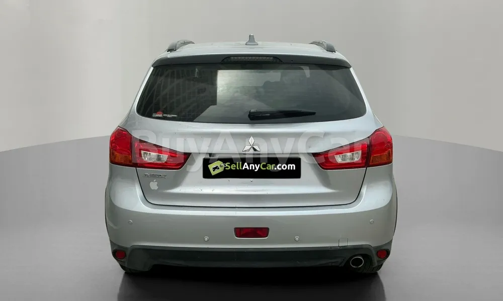 Vehicle photo 2