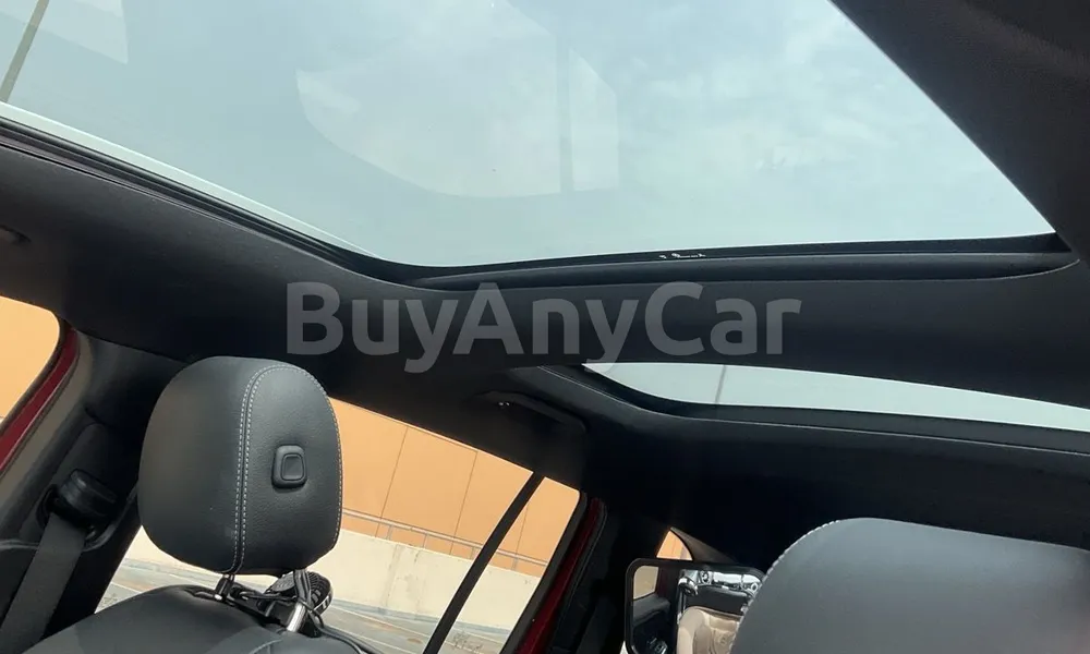Vehicle photo 9