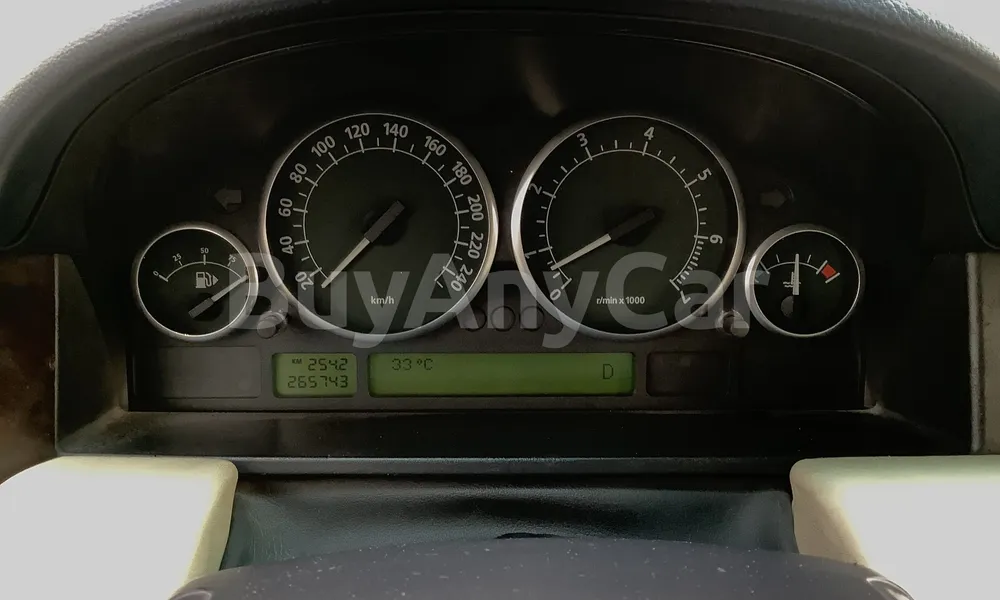Vehicle photo 6