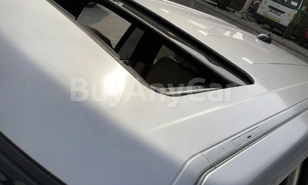 Vehicle photo 5