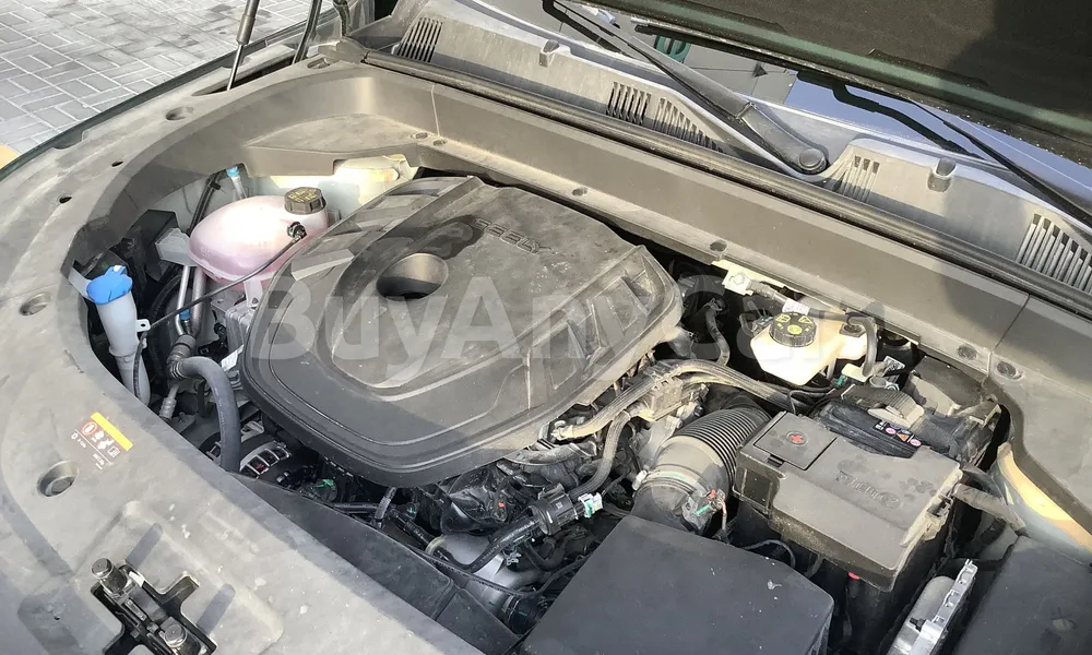 Vehicle photo 6