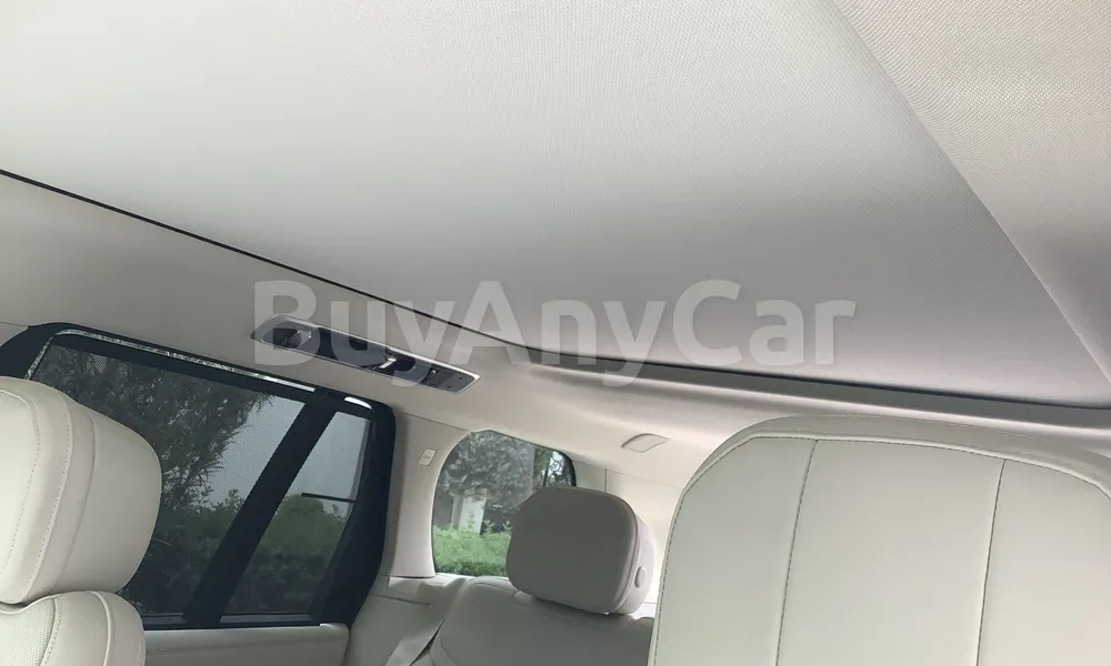 Vehicle photo 9