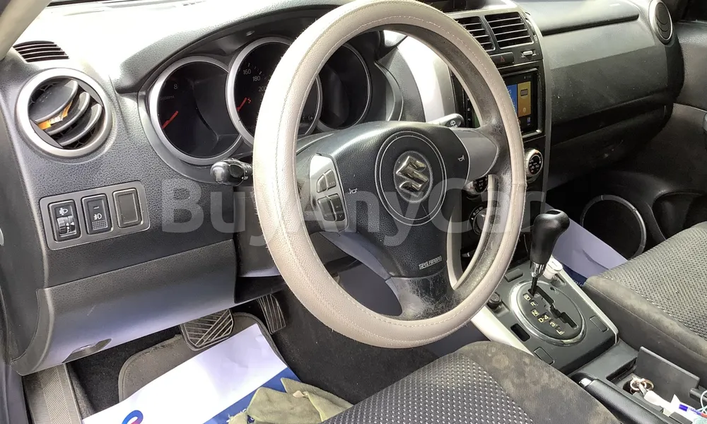 Vehicle photo 7